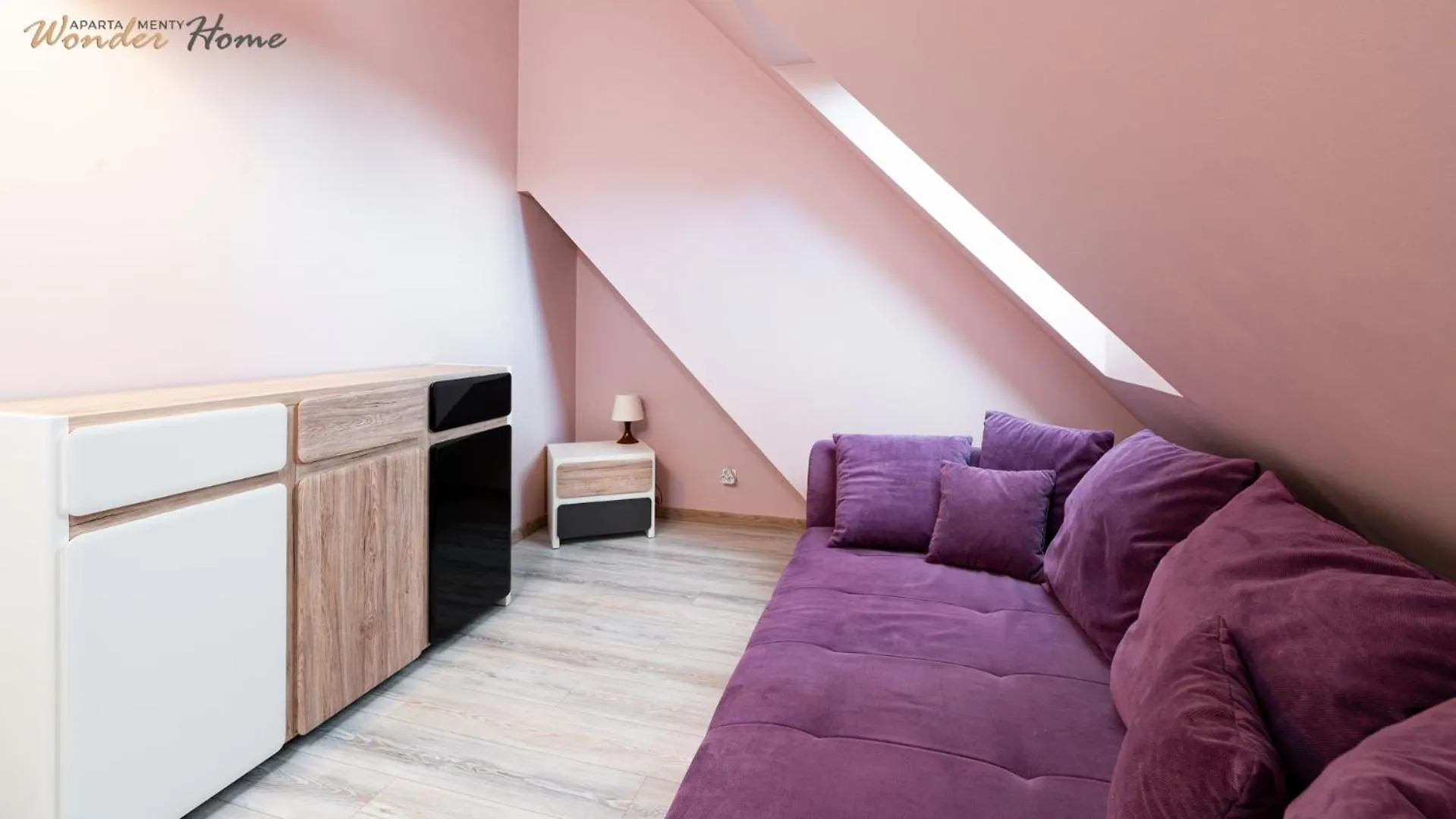 Wonder Home - Domki Gorskie Na Osiedlu Dozorowanym, Z Kominkami I Placem Zabaw Karpacz 0*,  Poland