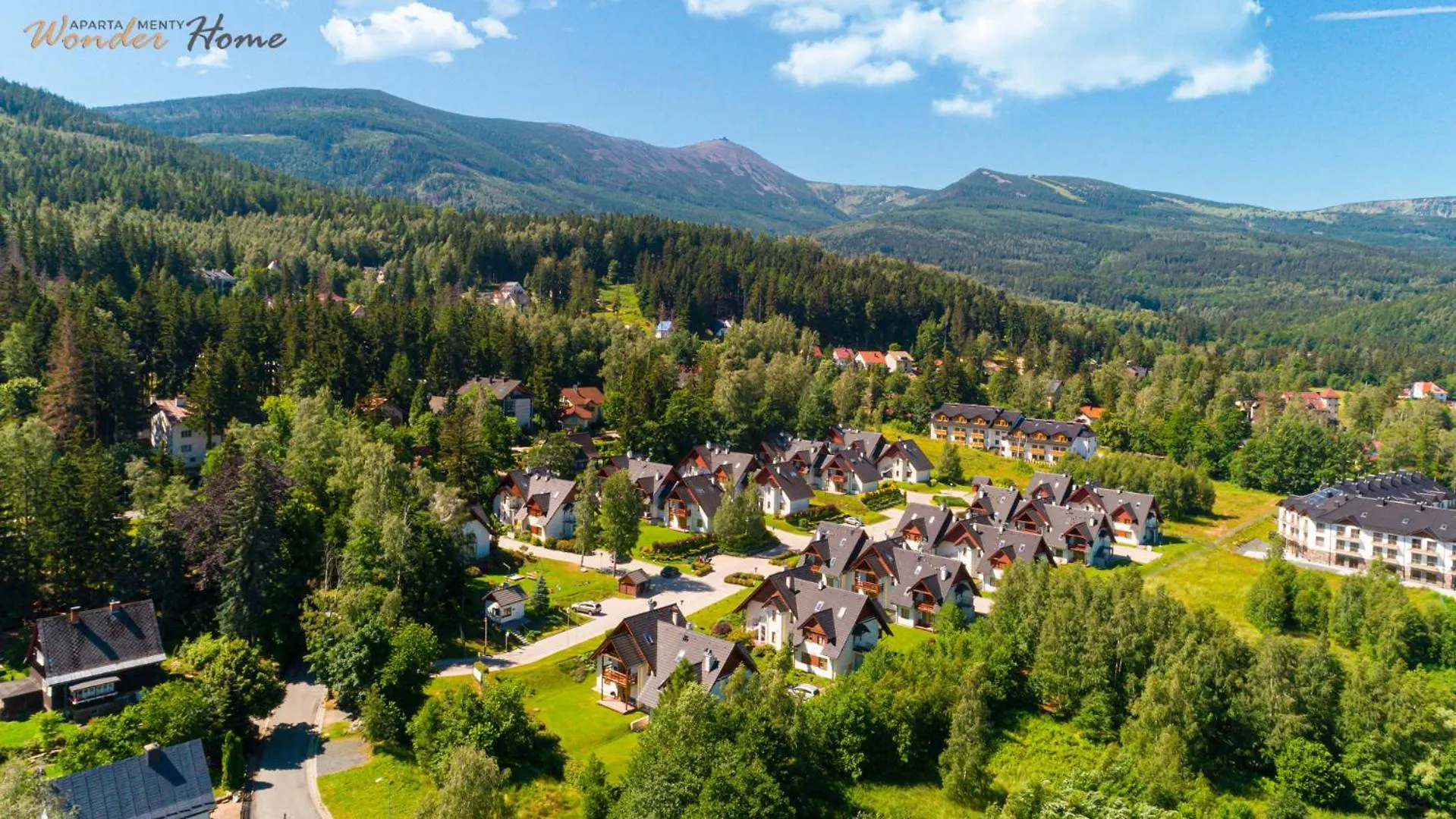 Wonder Home - Domki Gorskie Na Osiedlu Dozorowanym, Z Kominkami I Placem Zabaw Karpacz Apartment